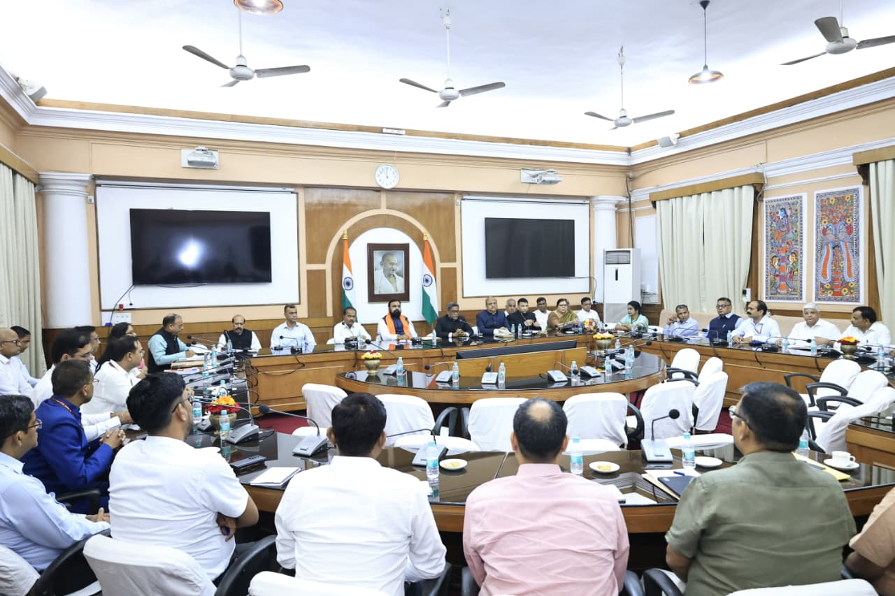 शपथ ग्रहण के साथ ही एक्शन में सम्राट, अधिकारियों को कहा 'काम की गति बढ़ाएं'