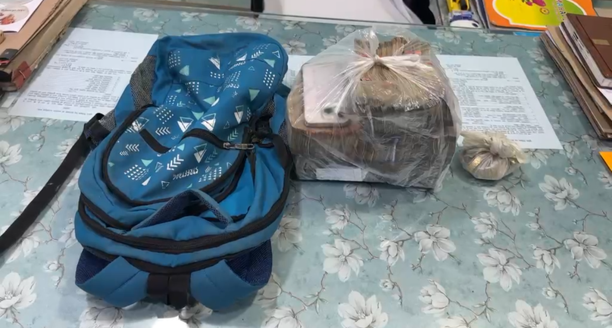 बंद घर देख बनाता था निशाना, करीब 8 लाख कैश के साथ लाखों के सामान के साथ एक गिरफ्तार