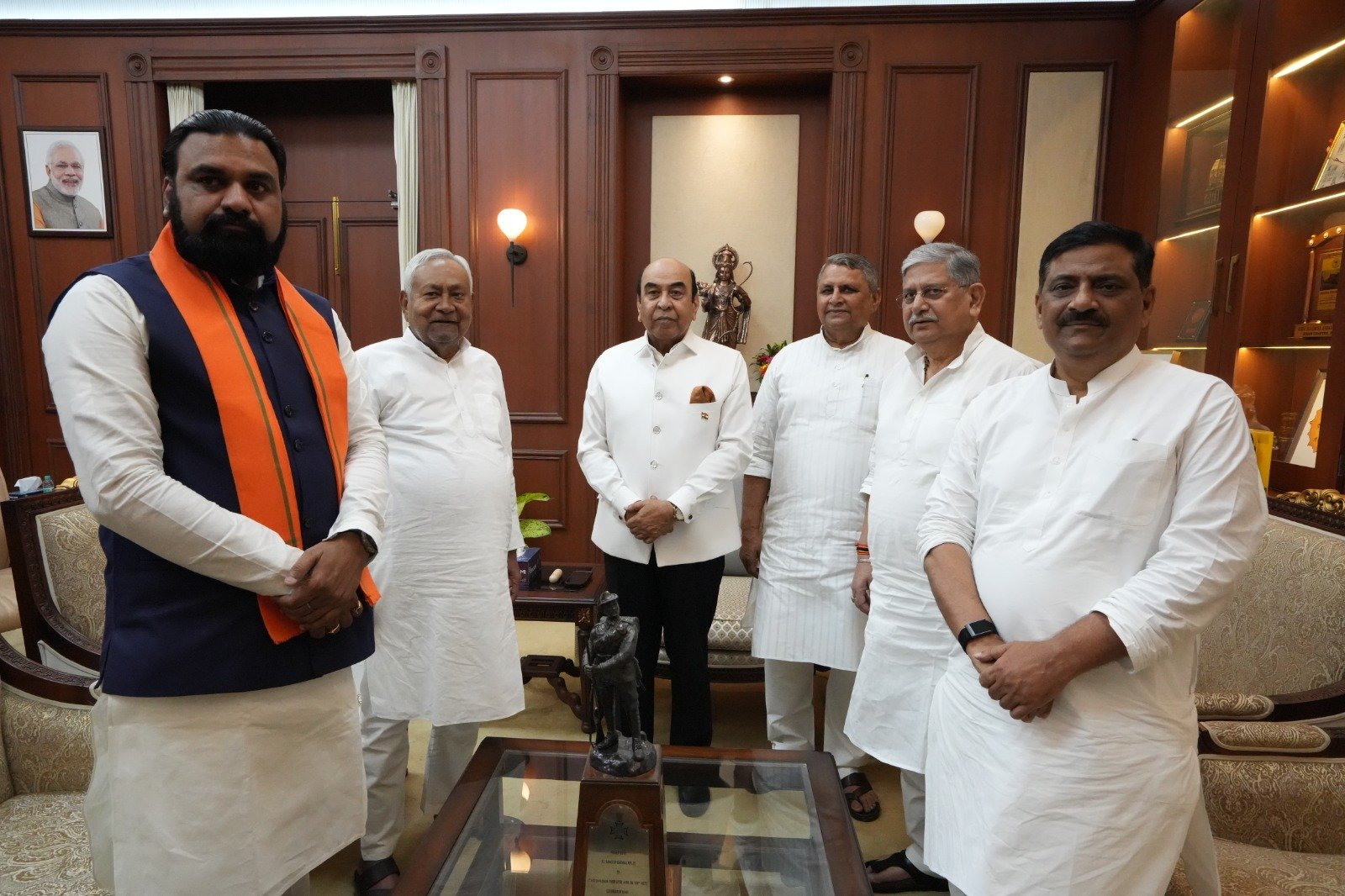 बिहार में अब खत्म हो गया नीतीश युग, राज्यपाल को सौंपा इस्तीफा, अगला CM कौन?