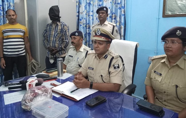 Policeman murdered with scissors, SSP took immediate action