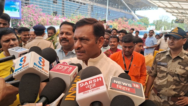 Akhilesh Singh ne cm se manga javab Akhilesh Singh ne cm se manga javab