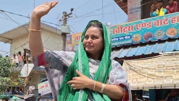 Lalu Yadav's daughter Rohini Acharya will file nomination to