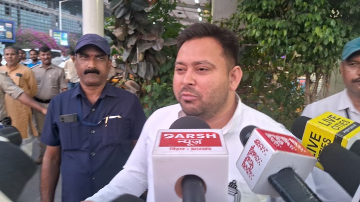 Tejsvwi yadv nitish kumar par huye shoft Tejsvwi yadv nitish kumar par huye shoft