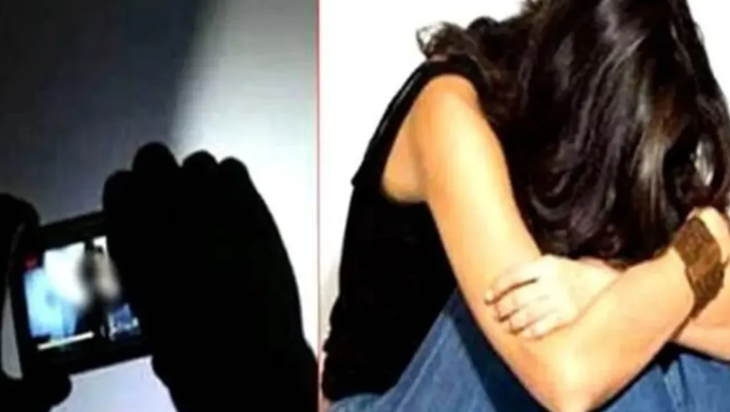 On the pretext of love affair, he made a nude video of his g On the pretext of love affair, he made a nude video of his g