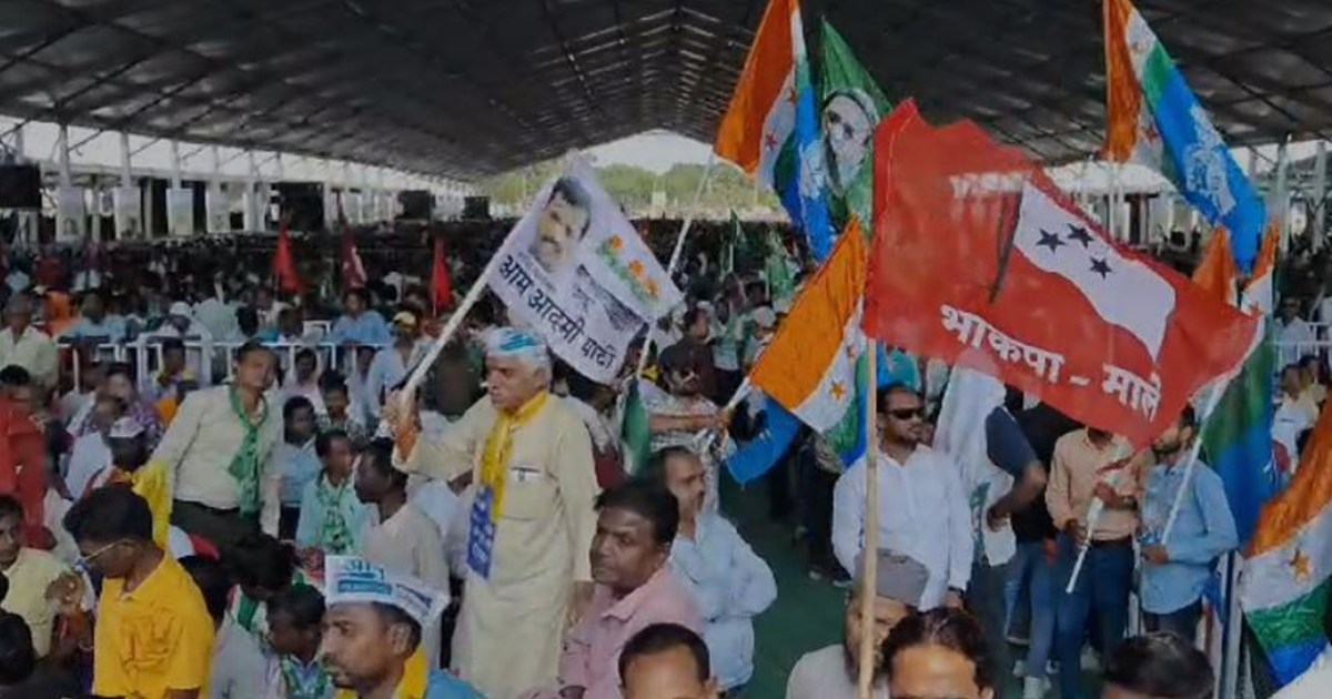 Sticks and chairs used in Ulgulan Nyaya Maharally amidst hug