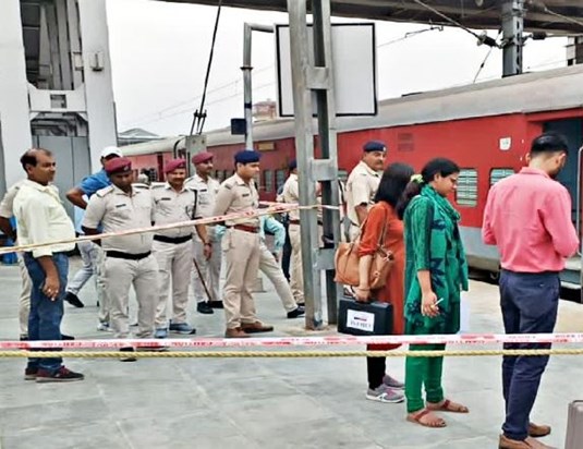 BREAKING Sudden fire in train, painful death of RPF jawan