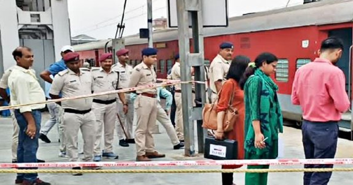 BREAKING Sudden fire in train, painful death of RPF jawan