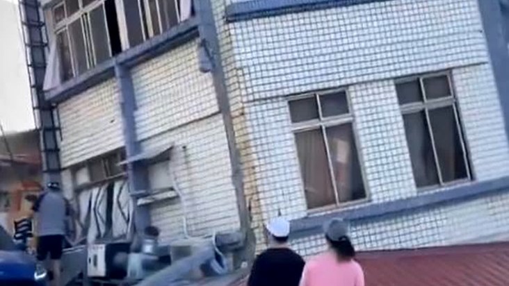 Earth shook in Taiwan, earthquake of magnitude 7.2, now tsun