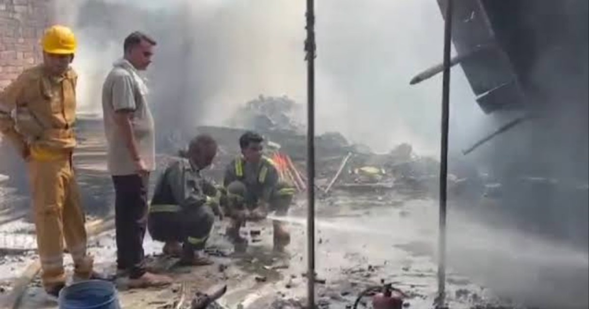 Fire broke out after explosion in a firecracker factory, 18 