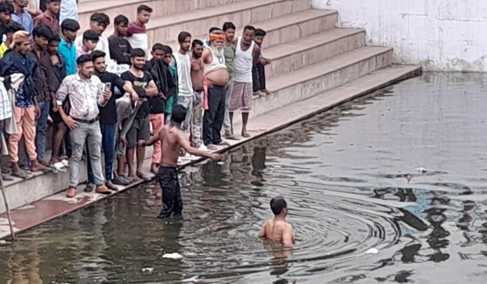 In Gaya, a disabled person drowned himself in a pond to cons In Gaya, a disabled person drowned himself in a pond to cons