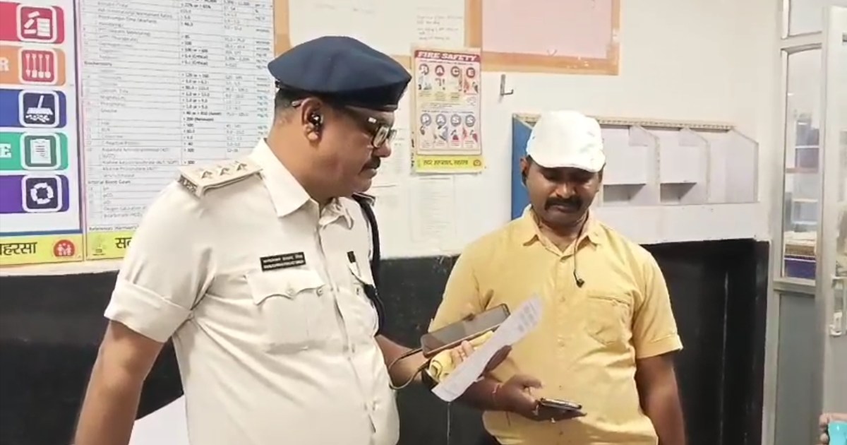 Police team attacked in Saharsa, injured policeman admitted 