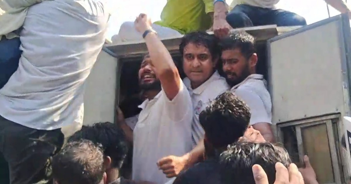 Congress leader Kanhaiya Kumar, who had gone to gherao CM Ho