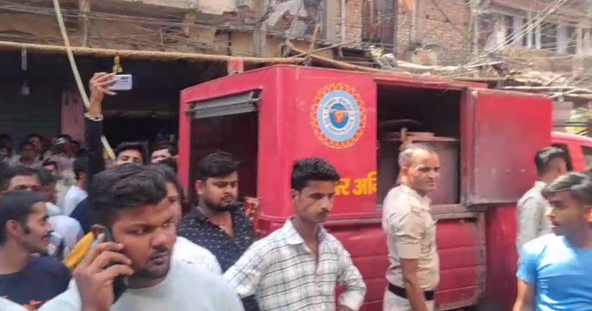 Ara Tanishq showroom was robbed of crores of rupees and now 