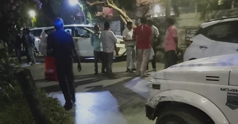 Criminals shot a businessman during a robbery in Maner, Patn