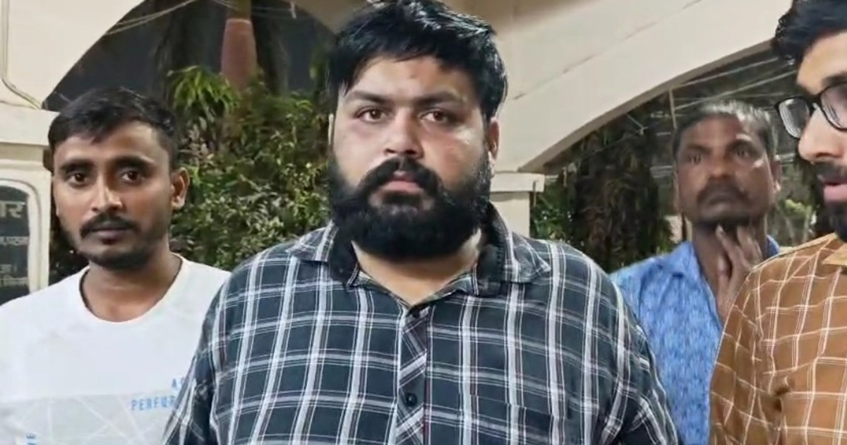 Patna me congress se tikt or pad dilane ke nam pr thgi