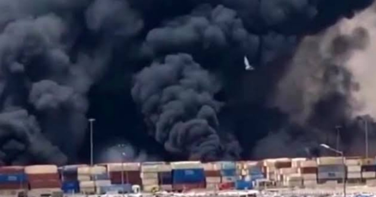 BREAKING: Big explosion at the port, more than 500 people af