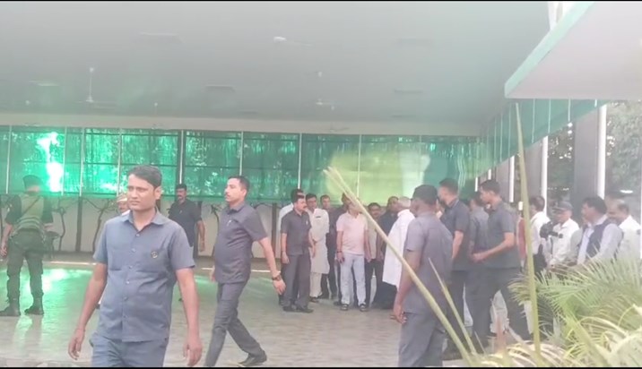 CM Nitish Kumar suddenly reached JDU office, slogans were ra CM Nitish Kumar suddenly reached JDU office, slogans were ra