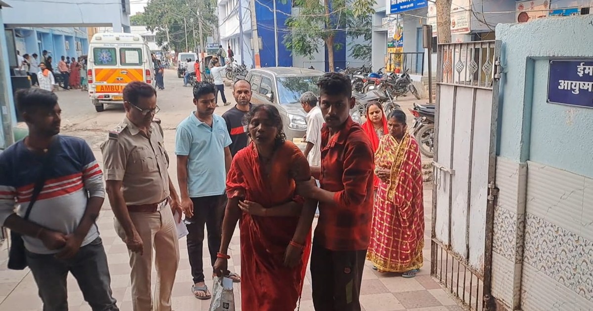 Contractor dies in a collision between two bikes in Mahua, V