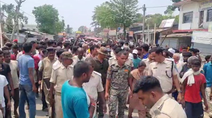 A youth was robbed and murdered in Supaul, angry villagers c A youth was robbed and murdered in Supaul, angry villagers c