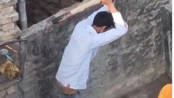 The husband beat his wife to death in front of his innocent 