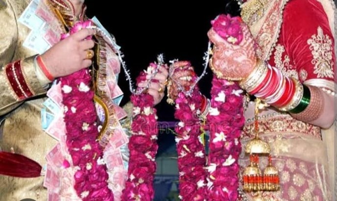 In Chhapra, the bride going to her in-laws' house with the g In Chhapra, the bride going to her in-laws' house with the g