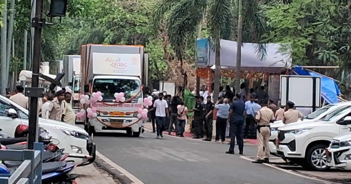 Cm nitish kumar ne mhila sambad rth ko liya rvana