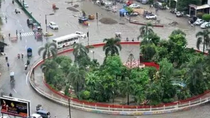  Heavy rain warning in 20 districts including capital Patna