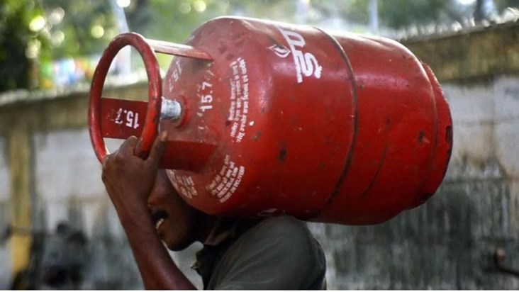 domestic-lpg-price-may-be-reduced-by-rs-200-government-can-a