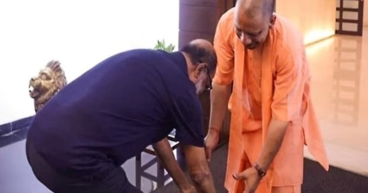 Superstar Rajinikanth touched CM Yogi Adityanath's feet