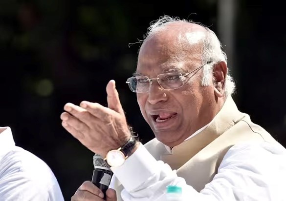mallikarjun-kharge-congress-cwc-team-sachin-pilot-shashi-tha mallikarjun-kharge-congress-cwc-team-sachin-pilot-shashi-tha