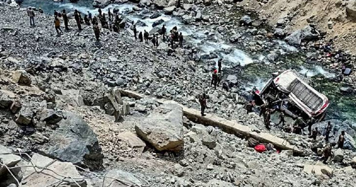 Tragic accident in Leh, Indian Army vehicle fell into the di