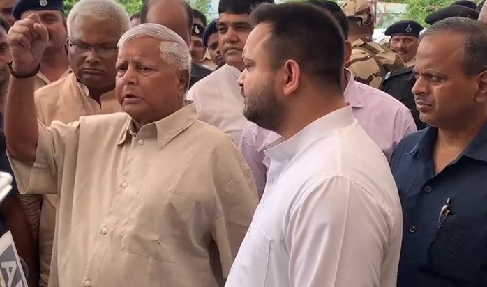 mumbai went lalu yadav and tejashwi yadav