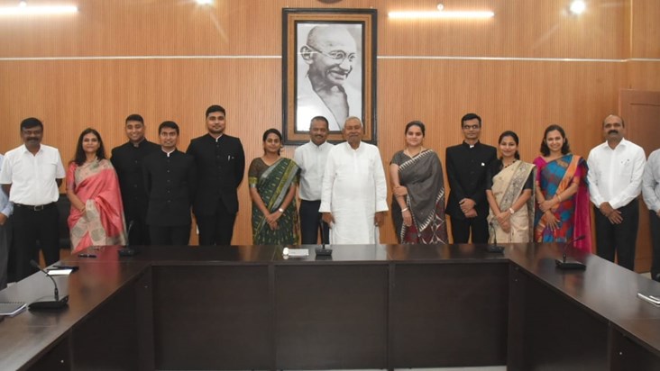 upsc toppers meet cm nitish kumar