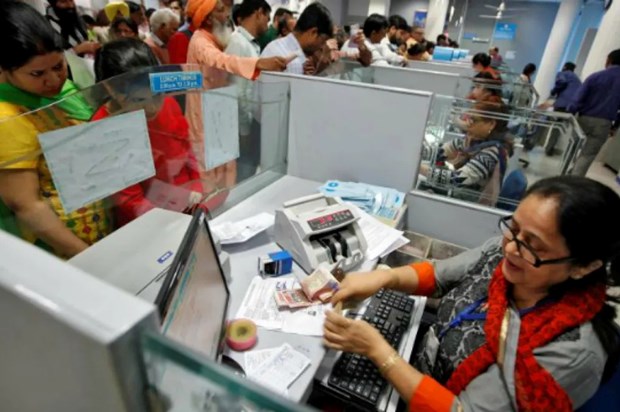 bank-employees-will-get-two-days-off-instead-of-one-in-a-wee