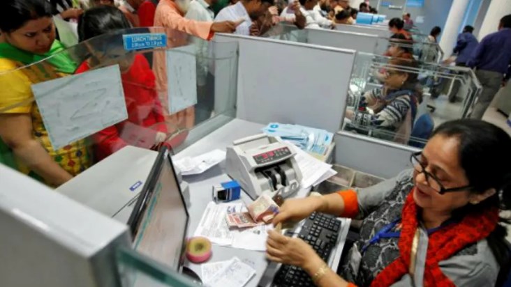bank-employees-will-get-two-days-off-instead-of-one-in-a-wee