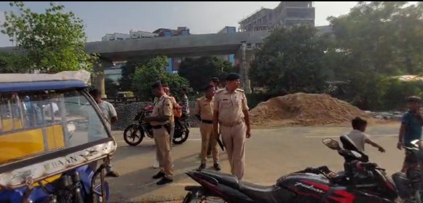 Sensation in Patna: Marriage in January, public murder in Au Sensation in Patna: Marriage in January, public murder in Au