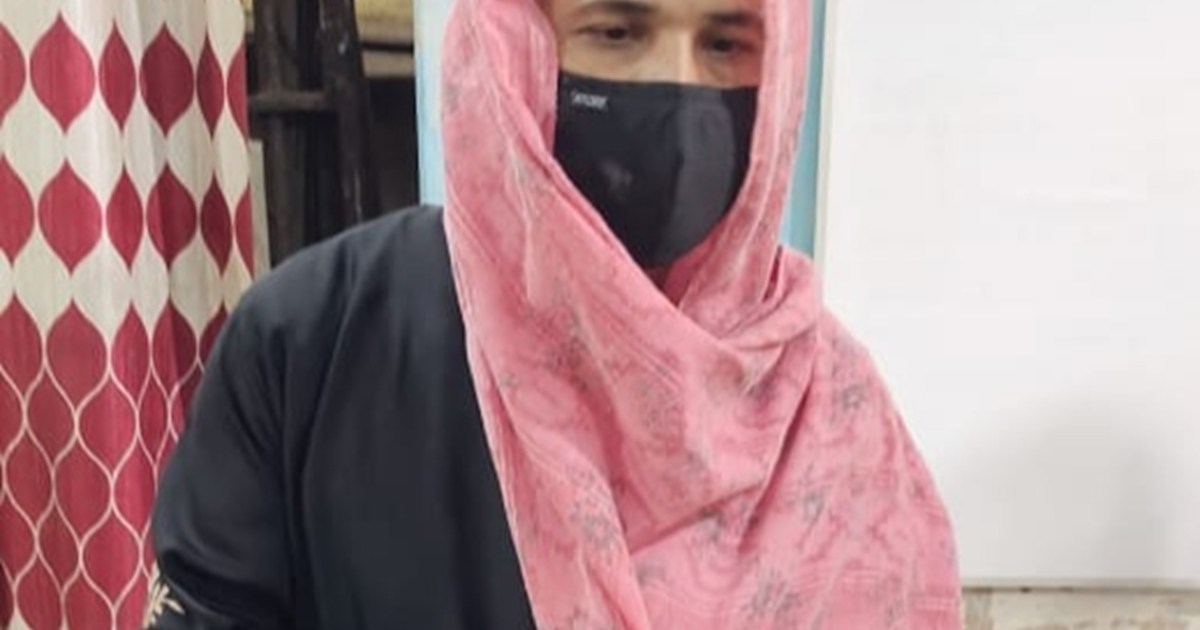 The rape accused escaped from the court, was roaming around 