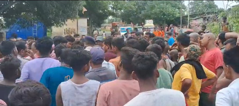 Chaos after road accident in Jamui Chaos after road accident in Jamui