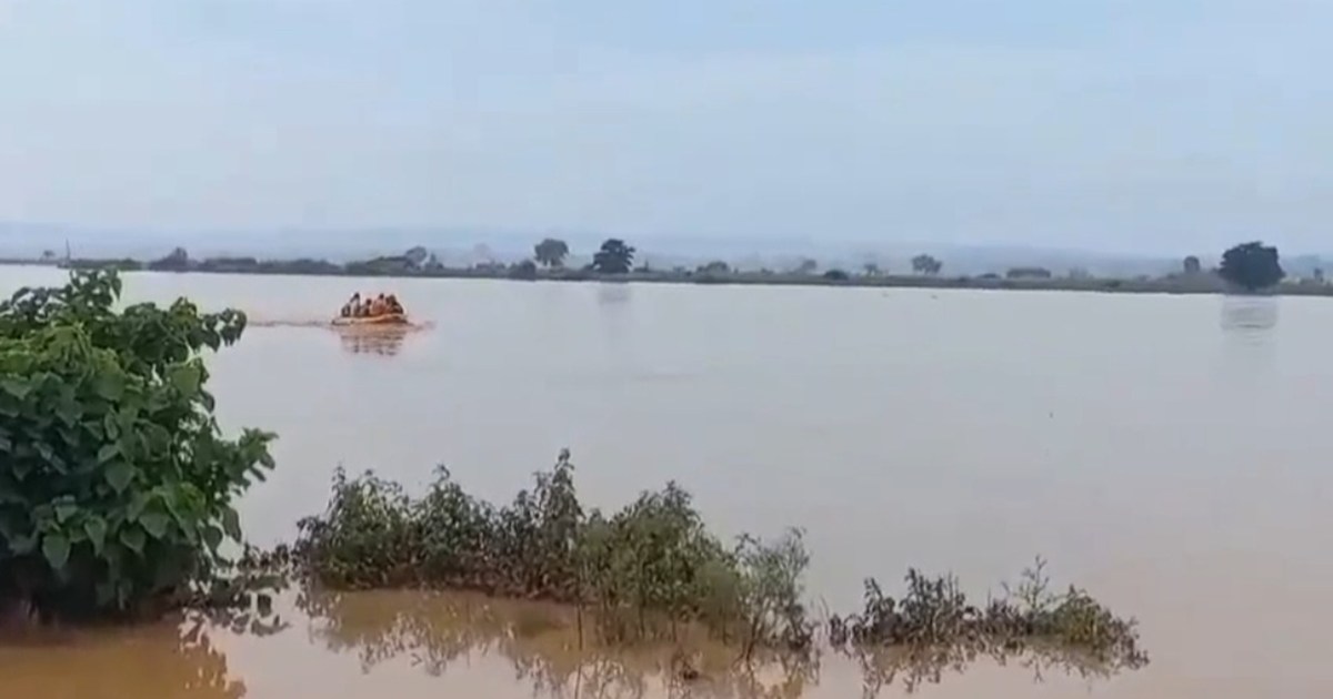 40 people got trapped in the flood