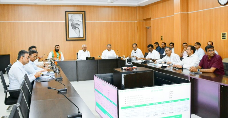 CM Nitish Kumar gave many instructions during the review of CM Nitish Kumar gave many instructions during the review of