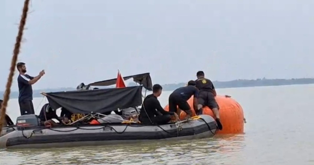 A crashed plane was found near Chandil Dam in Jamshedpur, bo