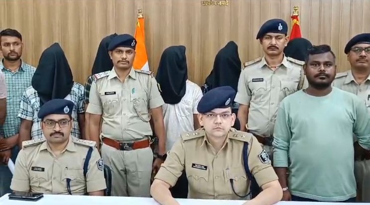Munger police unearthed illegal mini gun factory in a goat f Munger police unearthed illegal mini gun factory in a goat f