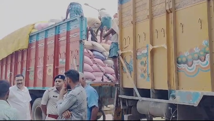 Black marketing of ration grains, truck loaded with 610 bags Black marketing of ration grains, truck loaded with 610 bags