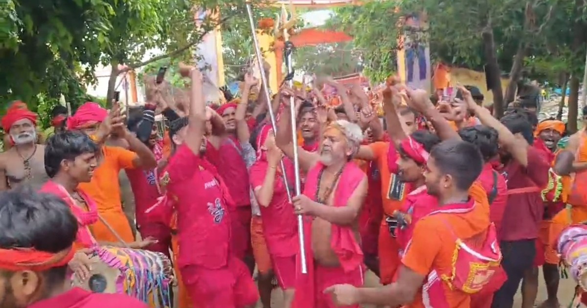 Hajipur: Uproar due to death of 9 Kavariyas from same villag