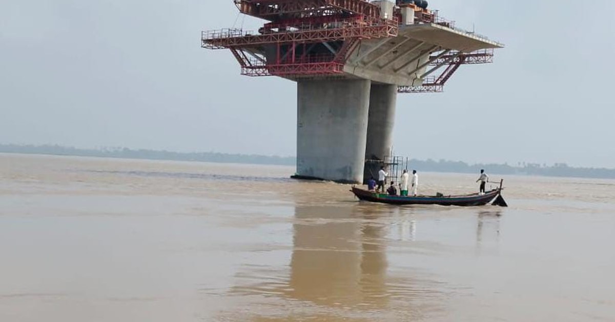 A boat sank in the Ganga in Vaishali district area, many mis