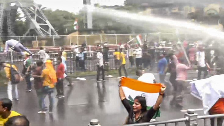Violent clash between protestors and police in Kolkata Violent clash between protestors and police in Kolkata