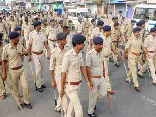 The girl student who was going to take the constable recruit The girl student who was going to take the constable recruit