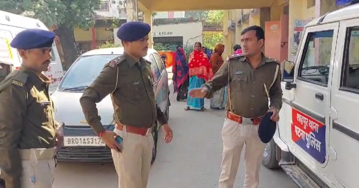 The son tried to shoot the accused of his father's murder in