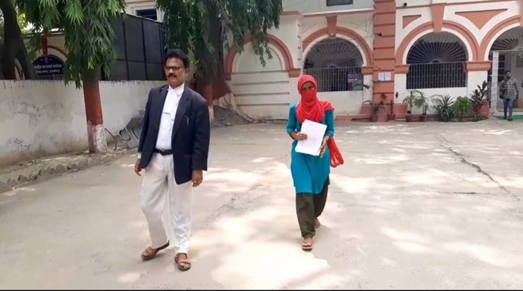 Husband's disgusting act, burnt wife's private part on the p Husband's disgusting act, burnt wife's private part on the p