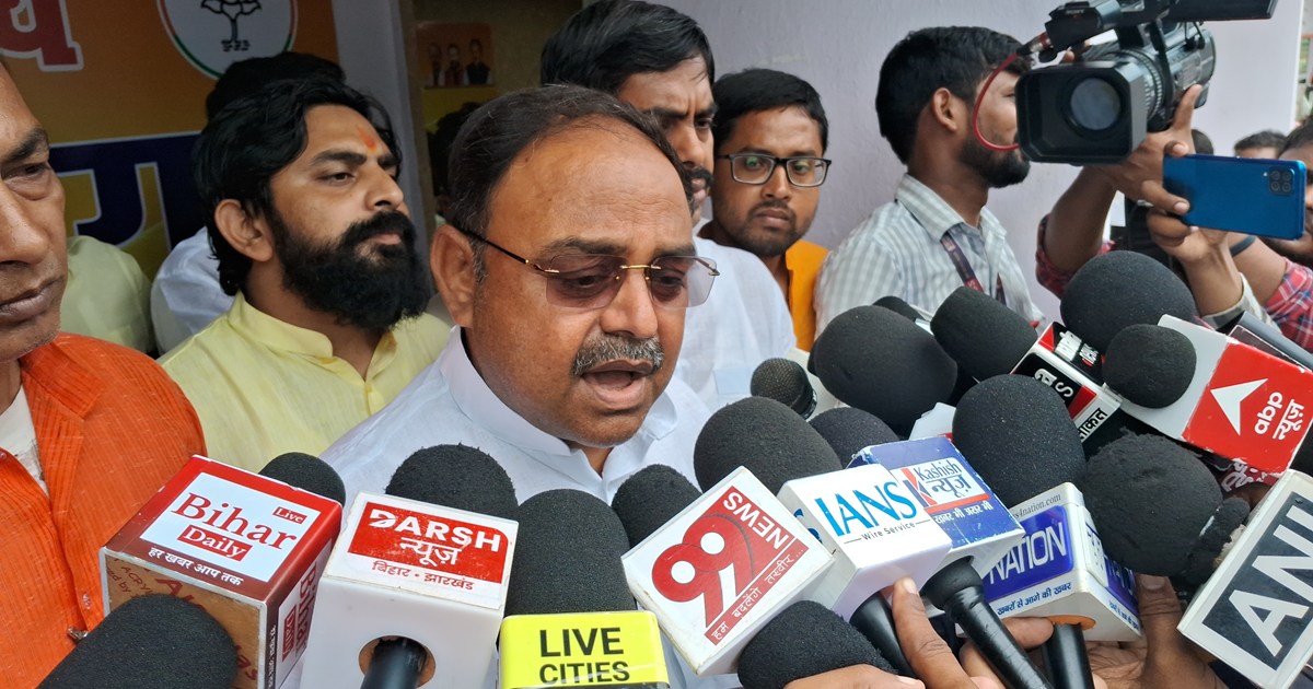 Shram sansadhn mntri Santosh Singh ka byan